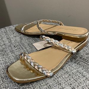 Avellini size 7 strap sandals